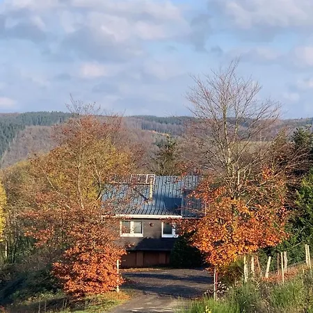 Waldhaus Wangen Burg Reuland
